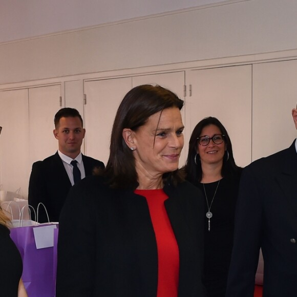 La princesse Stéphanie de Monaco fait une distribution de cadeaux aux séniors monégasques avec sa fille Camille Gottlieb au foyer Rainier III, à Monaco, le 18 novembre 2017. © Bruno Bebert/Bestimage