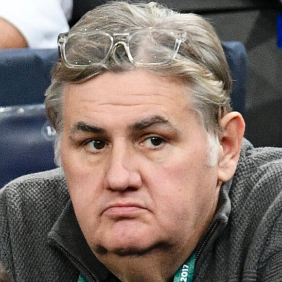 Pierre Ménès - People assistent à la victoire de J. Benetteau face à M. Cilic lors du quart de finale du tournoi de tennis "Rolex Paris Masters" à Paris le 3 novembre 2017. © Veeren-Perusseau/Bestimage