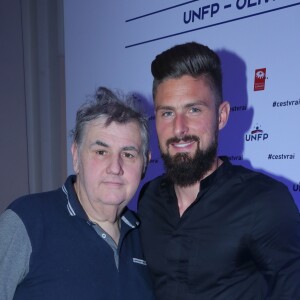 Exclusif - Pierre Ménès, Olivier Giroud - Conférence de presse pour le lancement de la campagne cestvrai par l'UNFP (Tous Unis Pour Un Football Plus Juste) à Sciences Po à Paris le 22 mai 2017.© CVS/Bestimage