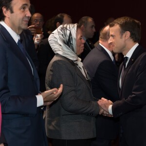 Latifa Ibn Ziaten, Emmanuel et Brigitte Macron - Remise du Prix Jacques Chirac sur la prévention des conflits au Musée du Quai Branly à Paris. Le 23 novembre 2017 © Jacques Witt / Pool / Bestimage