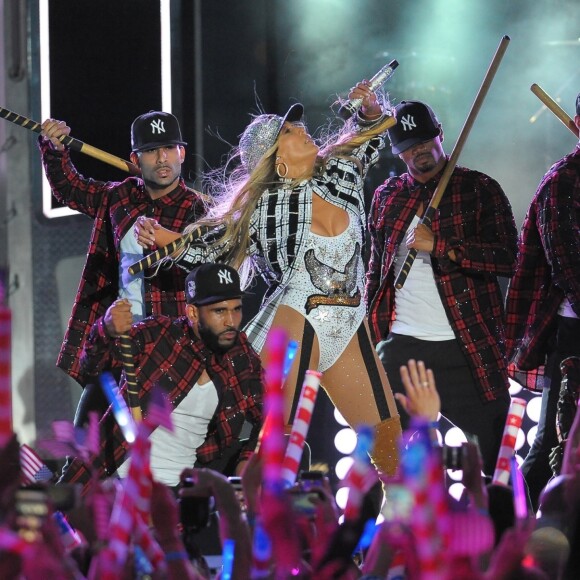 Jennifer Lopez en concert à New York, le 30 juin 2017.