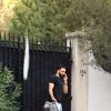 Exclusif - Le footballeur Adil Rami sort le chien de Pamela Anderson, sa nouvelle compagne, dans sa rue à Marseille le 23 octobre 2017.