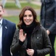  Kate Middleton, enceinte, en visite à l'école Robin Hood à Londres le 29 novembre 2017 pour les dix ans de la campagne de la Royal Horticultural Society en faveur du jardinage. 