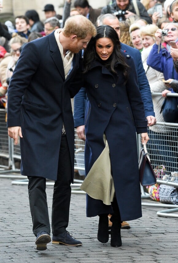 Le prince Harry et Meghan Markle arrivent au centre d'art contemporain de Nottingham  pour la journée mondiale de la lutte contre le sida du Terrence Higgins Trust, le 1er decembre 2017. Leur premier engagement officiel en couple après l'annonce de leurs fiançailles.