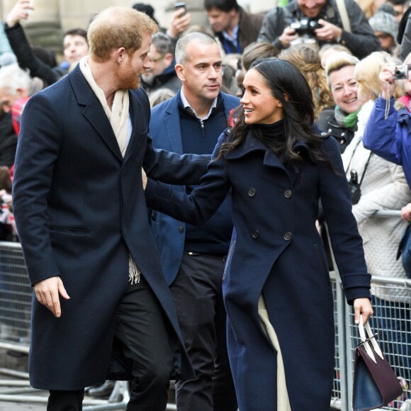 Le prince Harry et Meghan Markle arrivent au centre d'art contemporain de Nottingham  pour la journée mondiale de la lutte contre le sida du Terrence Higgins Trust, le 1er decembre 2017. Leur premier engagement officiel en couple après l'annonce de leurs fiançailles.