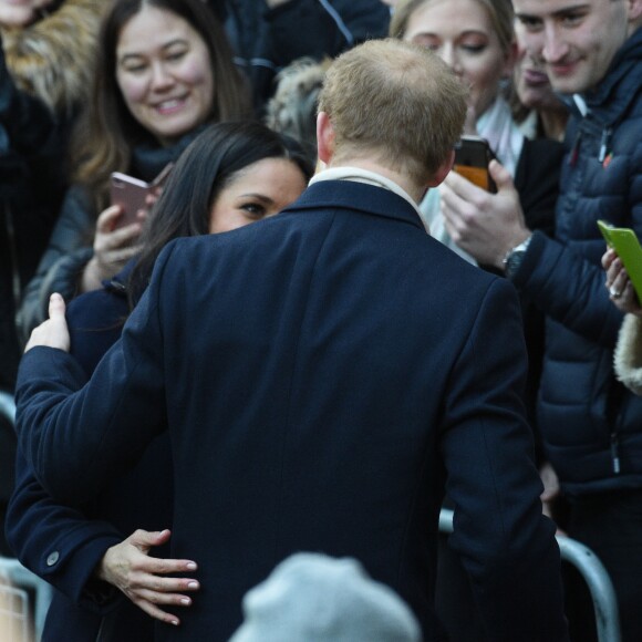 Le prince Harry et Meghan Markle arrivent au centre d'art contemporain de Nottingham  pour la journée mondiale de la lutte contre le sida du Terrence Higgins Trust, le 1er decembre 2017. Leur premier engagement officiel en couple après l'annonce de leurs fiançailles.