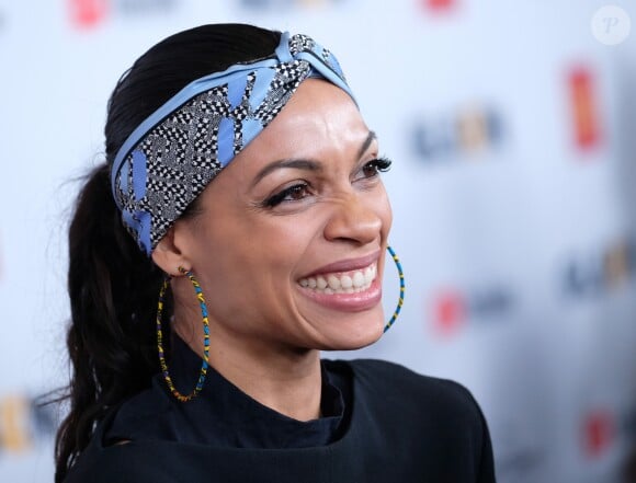 Rosario Dawson au photocall de la soirée GLSEN Respect awards à l'hôtel Regent Beverly Wilshire de Los Angeles le 20 octobre 2017.