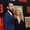 Kate Hudson et son nouveau compagnon Danny Fujikawa à la première de 'Snatched' au théâtre Regency Village à Westwood, le 10 mai 2017 © Chris Delmas/Bestimage