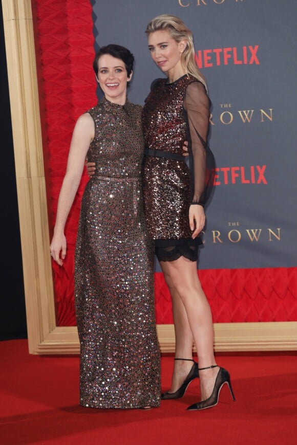 Claire Foy, Vanessa Kirby at The Crown Season 2 Premiere London, England - 21.11.17 CODE: 374082 REF - LT www.expresspictures.com N&S SYNDICATION +44 (0)20 8612 7884/7903/7661 +44 (0)20 7098 2764 NO ONLINE MOBILE OR DIGITAL USE WITHOUT PRIOR PERMISSION - Première de la saison 2 de la série "The Crown" saison 2 à Londres. Le 21 novembre 2017 21/11/2017 - Londres