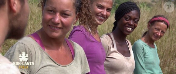 Sandrine, Tiffany, Magalie et Marguerite dans "Koh-Lanta Fidji" (TF1), vendredi 8 décembre 2017.