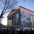 Illustration de l'église de La Madeleine avec le portrait de Johnny Hallyday sur la façade le jour de ses obsèques à Paris. Le 9 décembre 2017 © Céline Bonnarde / Bestimage