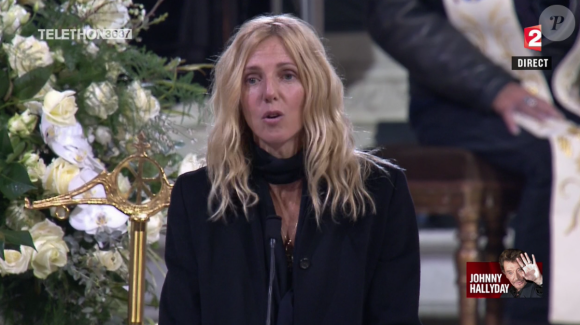 Sandrine Kiberlain aux obsèques de Johnny Hallyday à Paris. Le 9 décembre 2017.