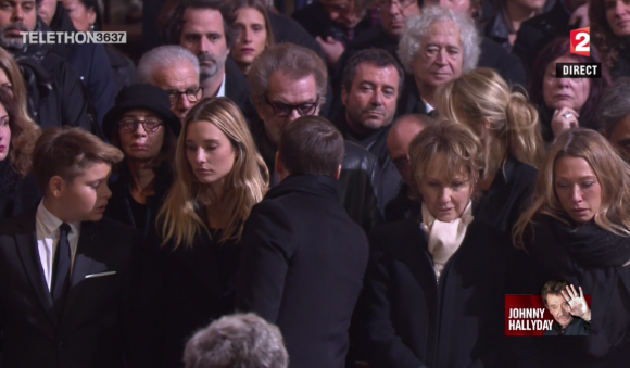 Emmanuel Macron, Nathalie Baye aux obsèques de Johnny Hallyday à Paris. Le 9 décembre 2017.