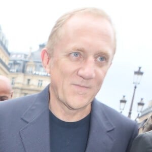 Salma Hayek et son mari François-Henri Pinault - Célébrités arrivent au défilé Stella McCartney prêt-à-porter Printemps/Eté 2018 lors de la Paris Fashion Week à l'opéra Garnier à Paris, France, le 2 octobre 2017. © CVS-Veeren/Bestimage