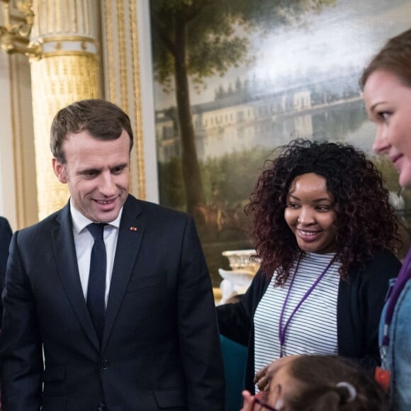 Le président Emmanuel Macron lors de l'arbre de Noël de l'Elysée à Paris le 13 décembre 2017. © Eliot Blondet / Pool / Bestimage