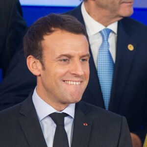 Le président Emmanuel Macron et la chancelière d'Allemagne Angela Merkel lors de la photo de famille des chefs d'état et de gouvernement de l'Union Européenne à Bruxelles le 14 décembre 2017.