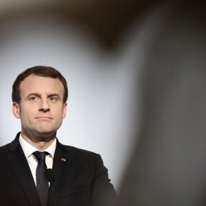 Le président Emmanuel Macron lors de la conférence de presse à l'issue de le réunion de soutien au G5 Sahel au château de la Celle Saint-Cloud le 13 décembre 2017. © Stéphane Lemouton / Bestimage