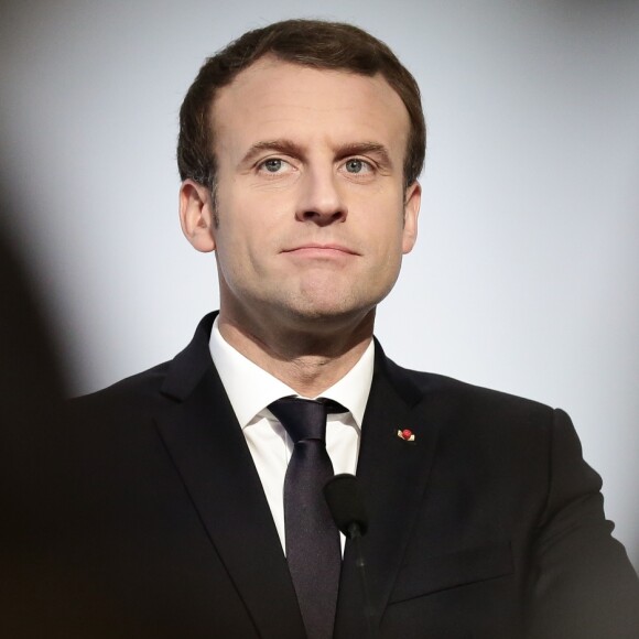 Le président Emmanuel Macron lors de la conférence de presse à l'issue de le réunion de soutien au G5 Sahel au château de la Celle Saint-Cloud le 13 décembre 2017. © Stéphane Lemouton / Bestimage