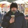 Ben Affleck est allé se chercher un café à emporter chez Starbucks et le boit dans les rues de New York. Le 15 novembre 2017