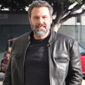 Ben Affleck arrive tout sourire à sa cure de désintoxication à Los Angeles le 20 octobre 2017.