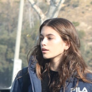 Exclusif - Kaia Gerber est allée prendre le petit-déjeuner avec des amis à Malibu, le 16 décembre 2017