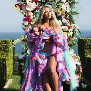 Beyoncé avec ses jumeaux, Rumi et Sir.
