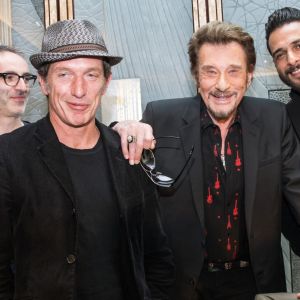 Exclusif - Pierre Jouishomme, Vincent Delerm, le chanteur Miossec, Johnny Hallyday, Yodelice (Maxim Nucci) et Pierre-Dominique Burgaud - Johnny Hallyday présente son 50ème album studio "De l'amour" lors d'une conférence de presse organisée à l'hôtel The Peninsula Paris, à Paris, le 6 novembre 2015. © Cyril Moreau / Bestimage