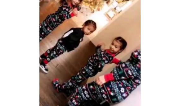 Saint et North West avec leurs cousins chez Kourtney Kardashian pour fêter Noël le 25 décembre 2017