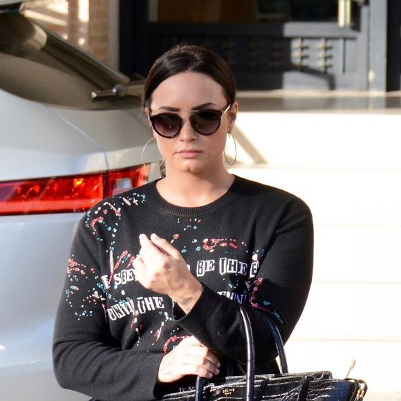 Exclusif - Demi Lovato fait du shopping à Beverly Hills. Los Angeles, le 25 décembre 2017.