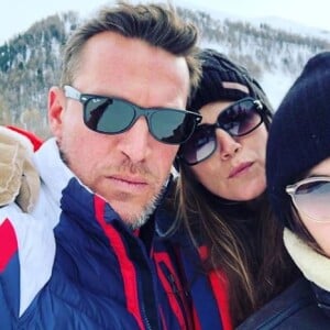 Benjamin Castaldi en vacances à Val-d'Isère, au ski, avec ses fils Simon et Enzo ainsi que son épouse Aurore Aleman, son beau-frère Bob Sinclar et les enfants de ce dernier : Paloma et Raphaël Le Friant.