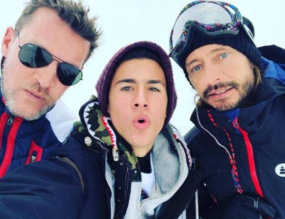 Benjamin Castaldi en vacances à Val-d'Isère, au ski, avec ses fils Simon et Enzo ainsi que son épouse Aurore Aleman, son beau-frère Bob Sinclar et les enfants de ce dernier : Paloma et Raphaël Le Friant.
