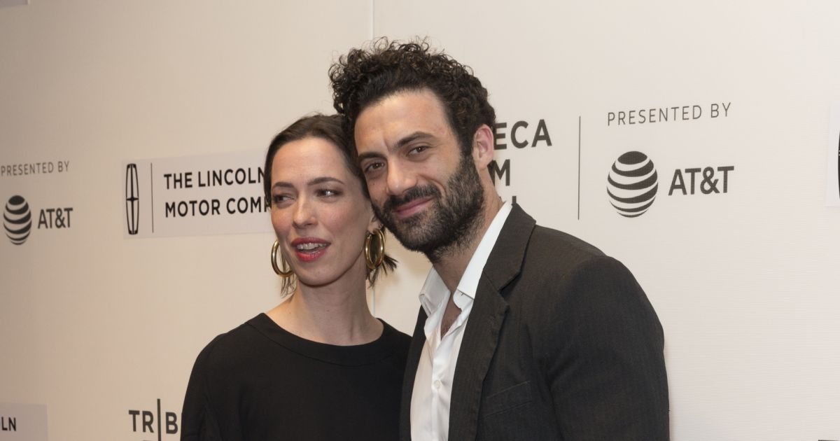 Morgan Spector et Rebecca Hall - Premiere du film Chuck lors du ...