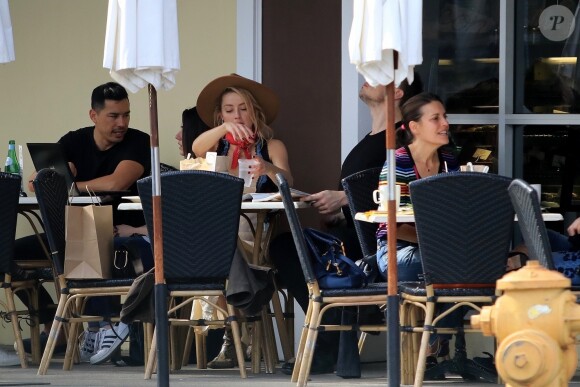 Exclusif - Amber Heard est allée prendre le petit-déjeuner avec son ex-compagnon Elon Musk au Sweet Butter Kitchen à Sherman Oaks. Los Angeles, le 16 novembre 2017.
