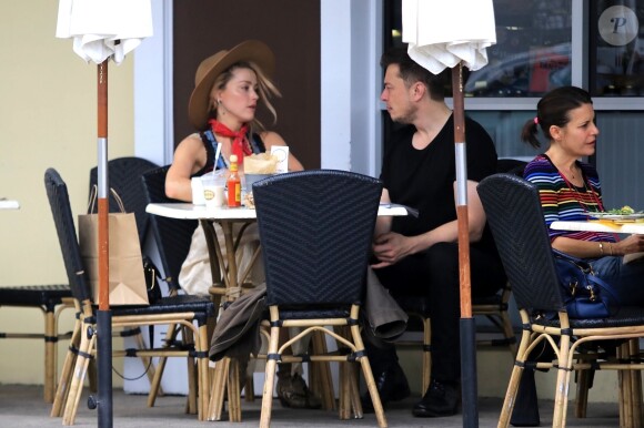 Exclusif - Amber Heard est allée prendre le petit-déjeuner avec son ex-compagnon Elon Musk au Sweet Butter Kitchen à Sherman Oaks. Los Angeles, le 16 novembre 2017.