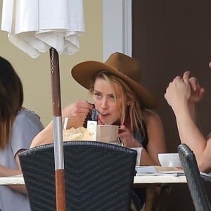 Exclusif - Amber Heard est allée prendre le petit-déjeuner avec son ex-compagnon Elon Musk au Sweet Butter Kitchen à Sherman Oaks. Los Angeles, le 16 novembre 2017.