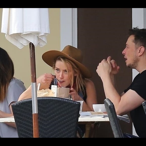 Exclusif - Amber Heard est allée prendre le petit-déjeuner avec son ex-compagnon Elon Musk au Sweet Butter Kitchen à Sherman Oaks. Los Angeles, le 16 novembre 2017.