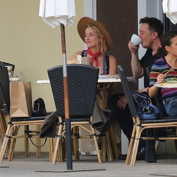 Exclusif - Amber Heard est allée prendre le petit-déjeuner avec son ex-compagnon Elon Musk au Sweet Butter Kitchen à Sherman Oaks. Los Angeles, le 16 novembre 2017.