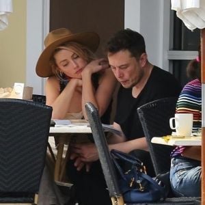 Exclusif - Amber Heard est allée prendre le petit-déjeuner avec son ex-compagnon Elon Musk au Sweet Butter Kitchen à Sherman Oaks. Los Angeles, le 16 novembre 2017.