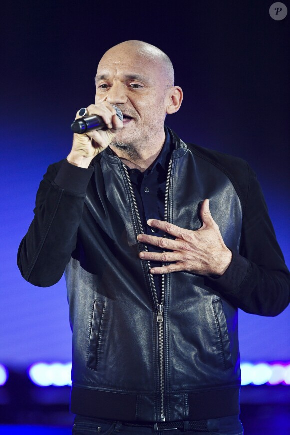 Exclusif - Gaëtan Roussel - Enregistrement de l'émission "Johnny, toute la musique qu'ils aiment" à la Seine Musicale, le 13 décembre 2017. L'émission sera diffusée le samedi 6 janvier sur TF1 © Perusseau-Veeren / Bestimage