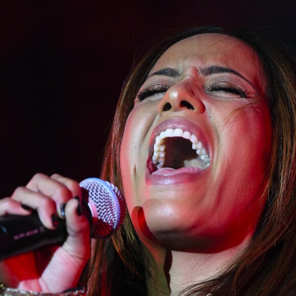 Exclusif - Amel Bent - Enregistrement de l'émission "Johnny, toute la musique qu'ils aiment" à la Seine Musicale, le 13 décembre 2017. L'émission sera diffusée le samedi 6 janvier sur TF1 © Perusseau-Veeren / Bestimage