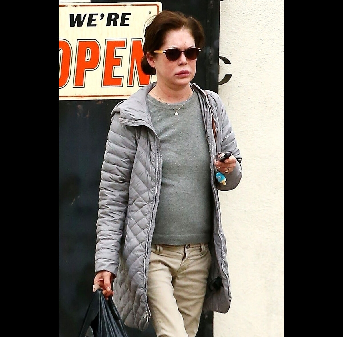 Photo : Exclusif - Lara Flynn Boyle fait un arrêt dans un magasin d'alcool à Los Angeles, le 3