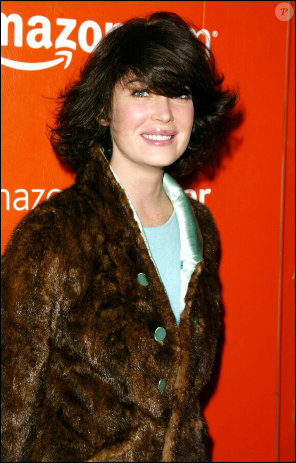 Lara Flynn Boyle - Première du film "Agent Orange" à Hollywood, le 10 novembre 2004.