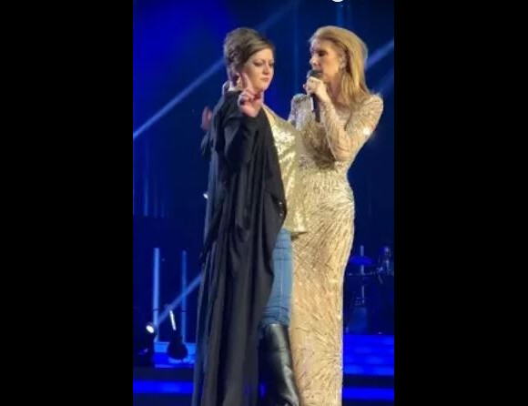 Une fan réussi à s'approcher de Céline Dion à Las Vegas, le 5 janvier 2018