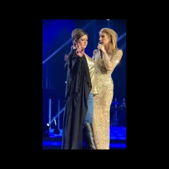 Une fan réussi à s'approcher de Céline Dion à Las Vegas, le 5 janvier 2018