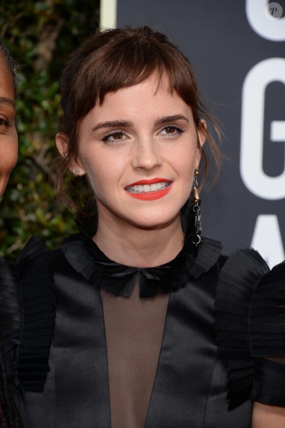 Emma Watson (robe Ronald van der Kemp) lors des Golden Globes Awards à Los Angeles, le 7 janvier 2018.
