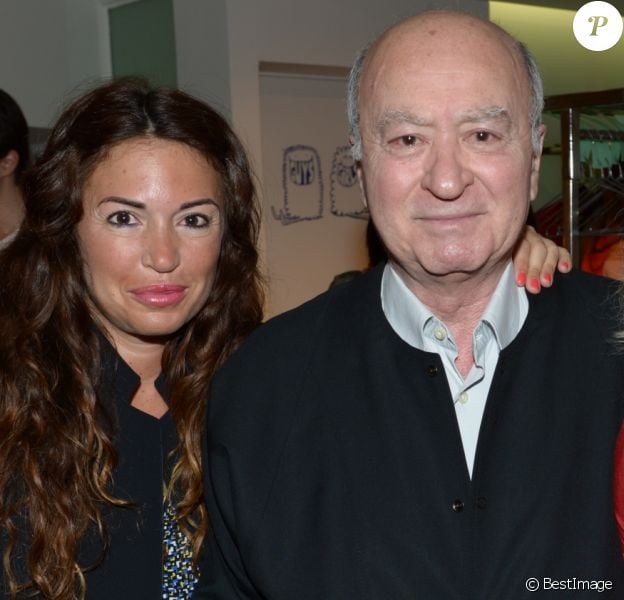 Georges Wolinski entre sa fille et sa femme - Archive - People au 25 ans de l'eau dynamisante chez Colette a Paris, le 29 mai 2012