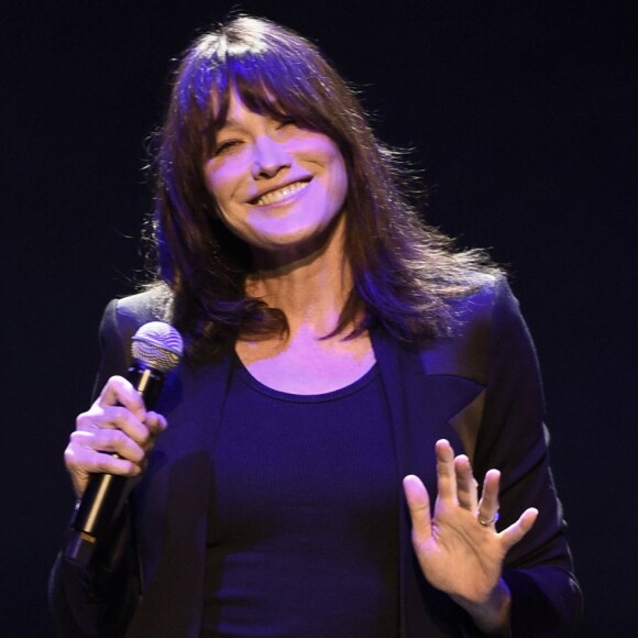 Carla Bruni en concert au Teatro Nuevo Apolo de Madrid le 10 janvier 2018.