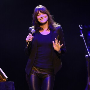 Carla Bruni en concert au Teatro Nuevo Apolo de Madrid le 10 janvier 2018.