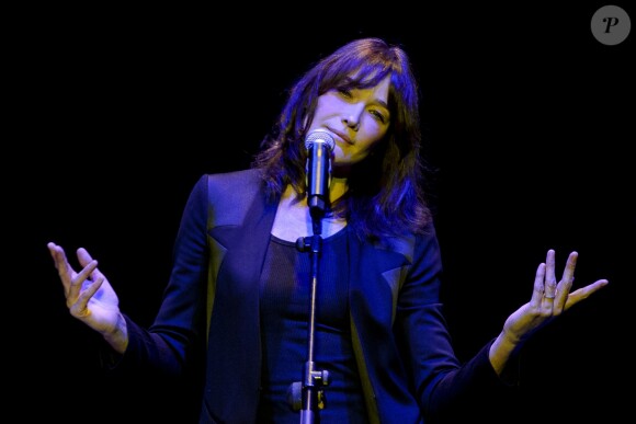 Carla Bruni en concert au Teatro Nuevo Apolo de Madrid le 10 janvier 2018.