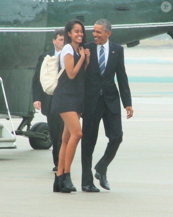 Barack Obama accompagné de sa fille Malia quitte Los Angeles à bord de Air Force One le 8 Avril 2016. 
